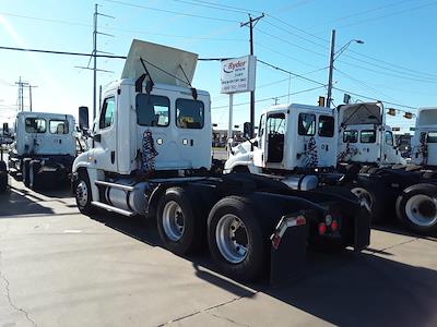 Used 2018 Freightliner Cascadia Cummins X15 Semi Truck for sale #786815 - photo 2