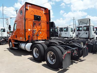 Used 2019 Freightliner Cascadia Detroit Diesel DD15 Semi Truck with Sleeper Cab for sale #805987 - photo 2