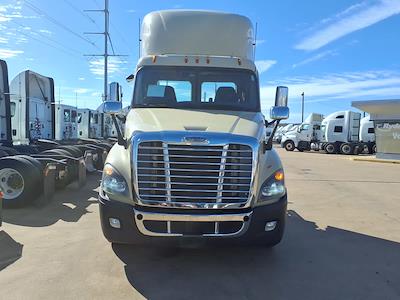 Used 2019 Freightliner Cascadia - photo 1