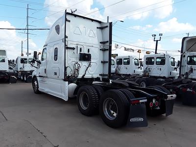 Used 2019 Freightliner Cascadia Detroit Diesel DD15 Semi Truck with Sleeper Cab for sale #832859 - photo 2