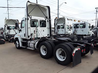 Used 2019 Freightliner Cascadia Cummins X15 Semi Truck for sale #865260 - photo 2