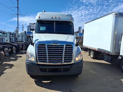Used 2020 Freightliner Cascadia - photo 1