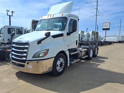 Used 2020 Freightliner Cascadia - photo 1