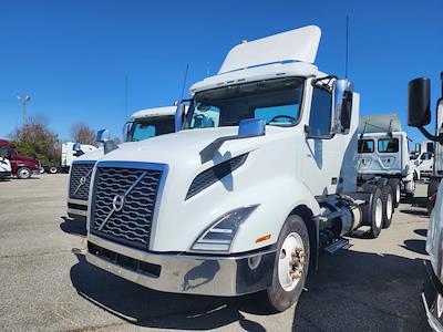Used 2018 Volvo VNL 6x4 Semi Truck for sale #222112 - photo 1