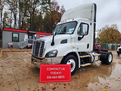 Used 2017 Freightliner Cascadia Detroit DD13 Semi Truck for sale #665114 - photo 1