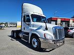Used 2017 Freightliner Cascadia Detroit Diesel DD15 Semi Truck for sale #672001 - photo 4