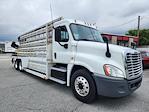 Used 2018 Freightliner Cascadia Day Cab Flatbed Truck for sale #680544 - photo 4