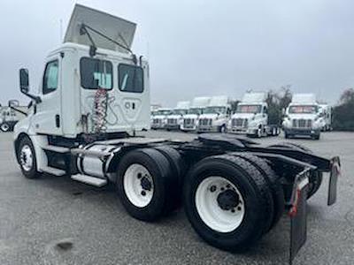 Used 2018 Freightliner Cascadia Day Cab 6x4 Semi Truck for sale #752920 - photo 2