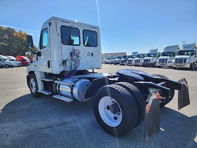Used 2018 Freightliner Cascadia Detroit DD13 Semi Truck for sale #754885 - photo 2