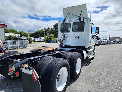 Used 2019 Freightliner Cascadia Detroit DD13 Semi Truck for sale #791200 - photo 2