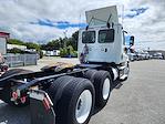 Used 2019 Freightliner Cascadia Detroit DD13 Semi Truck for sale #791200 - photo 2