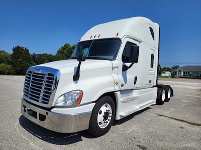 Used 2019 Freightliner Cascadia Detroit Diesel DD15 Semi Truck with Sleeper Cab for sale #813184 - photo 1