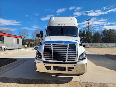 Used 2019 Freightliner Cascadia Detroit Diesel DD15 Semi Truck with Sleeper Cab for sale #836391 - photo 2