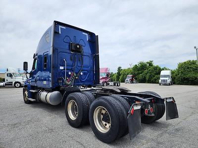 Used 2020 Freightliner Cascadia Cummins X15 Semi Truck with Sleeper Cab for sale #875084 - photo 2