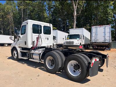 Used 2020 Freightliner Cascadia Detroit Diesel DD15 Semi Truck for sale #879436 - photo 2