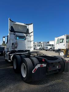 Used 2018 Volvo VNR Volvo D13 Semi Truck for sale #222262 - photo 2