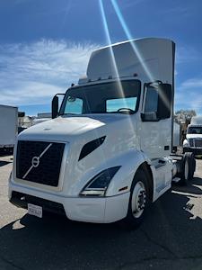 Used 2018 Volvo VNR Volvo D13 Semi Truck for sale #222268 - photo 1