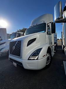 Used 2018 Volvo VNR Volvo D13 Semi Truck for sale #222280 - photo 1