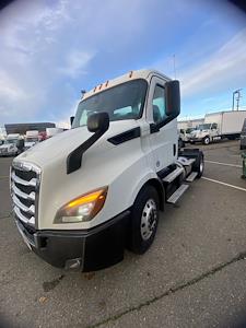 Used 2020 Freightliner Cascadia - photo 1