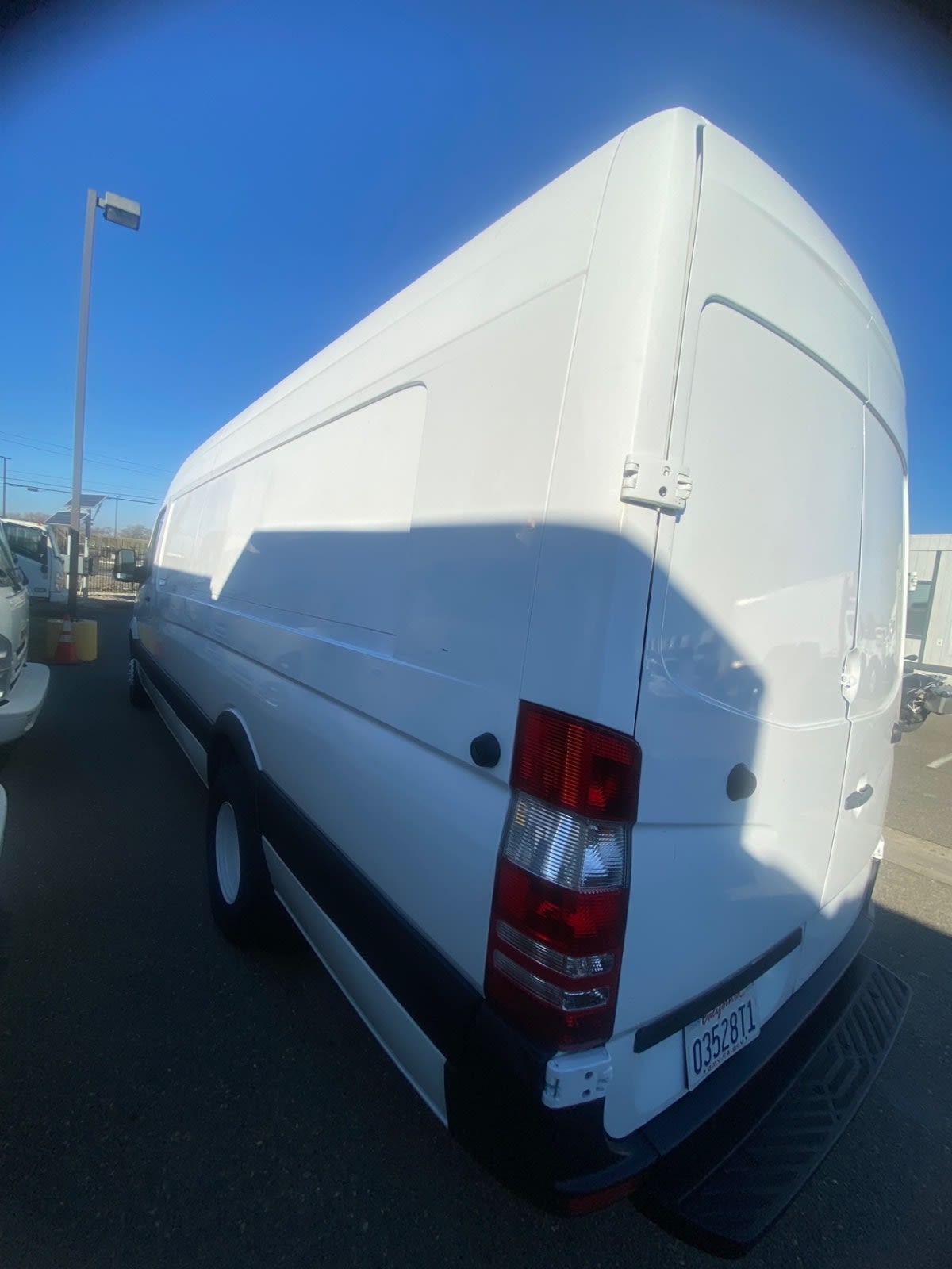 Used 2014 Freightliner Sprinter 3500 - photo 8