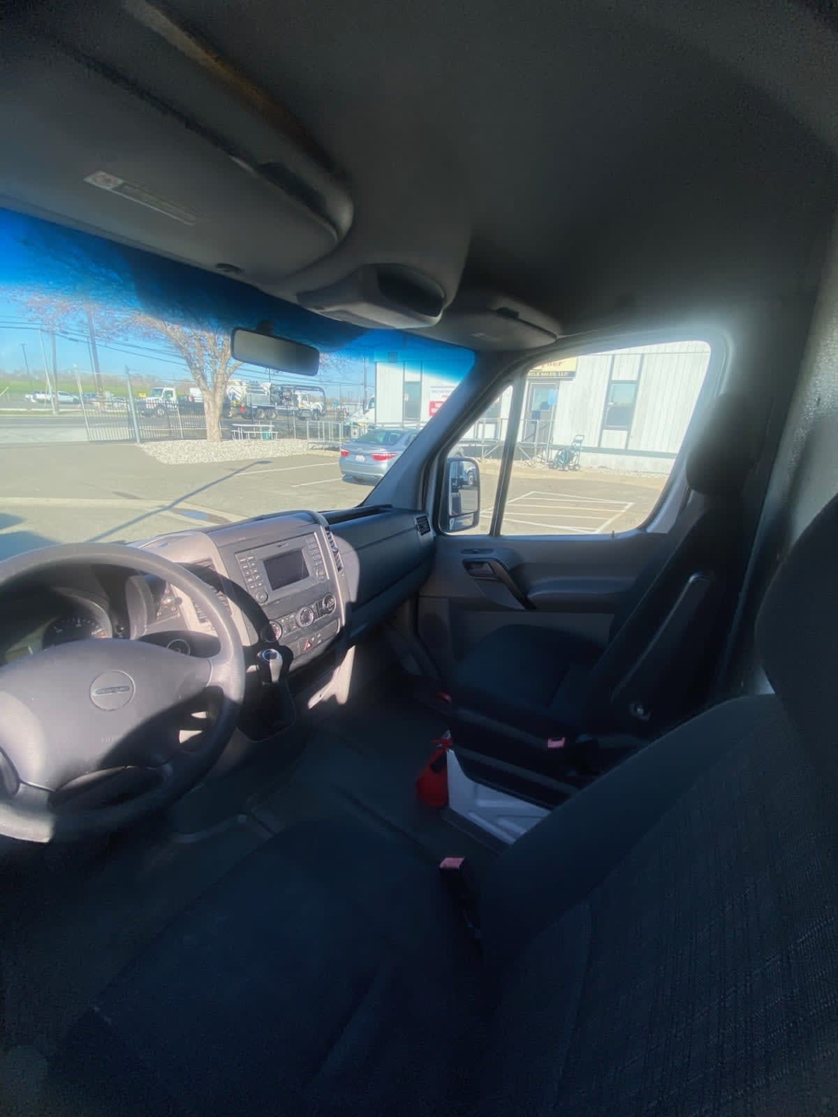 Used 2014 Freightliner Sprinter 3500 - photo 10