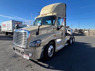 Used 2016 Freightliner Cascadia - photo 1
