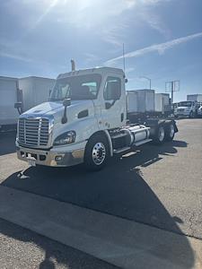 Used 2016 Freightliner Cascadia Detroit DD13 Semi Truck for sale #659545 - photo 1