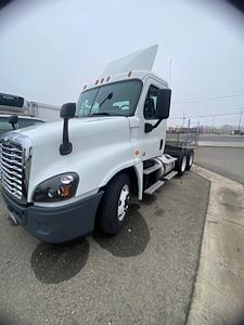 Used 2017 Freightliner Cascadia - photo 1