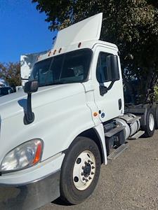 Used 2016 Freightliner Cascadia Cummins ISX Semi Truck for sale #669848 - photo 1