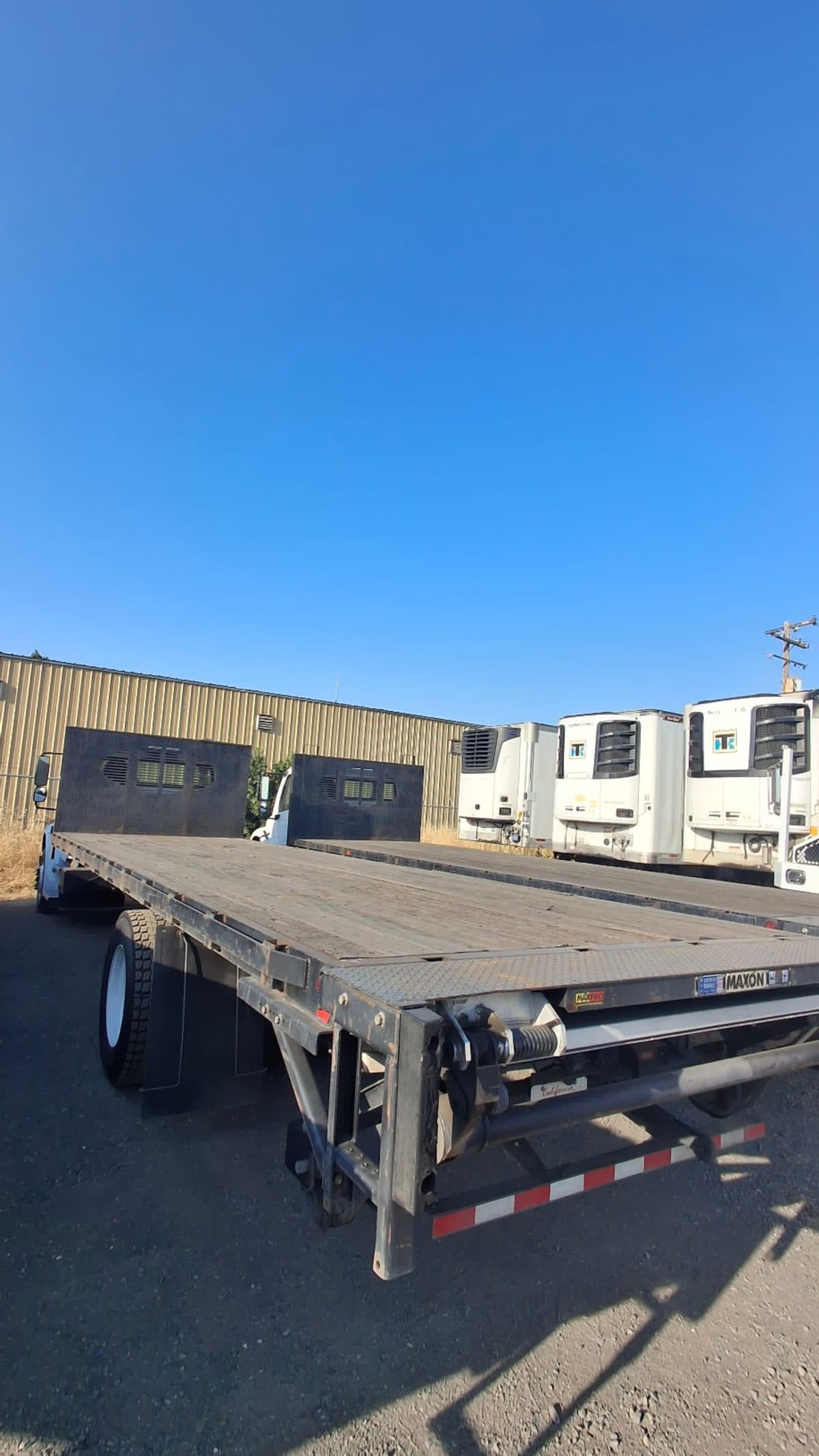 Used 2017 Freightliner M2 106 - photo 2