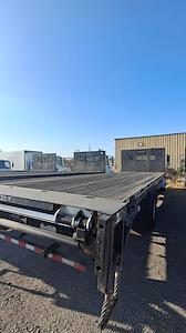 Used 2017 Freightliner M2 106 Conventional Cab Flatbed Truck for sale #678523 - photo 2