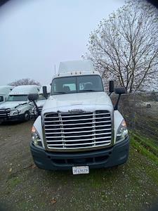 Used 2018 Freightliner Cascadia - photo 1
