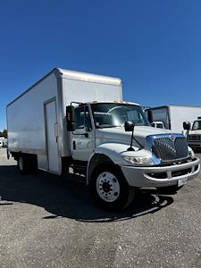Used 2018 International DuraStar 4300 - photo 1