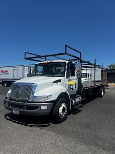 Used 2018 International DuraStar 4300 Flatbed Truck for sale #779363 - photo 1