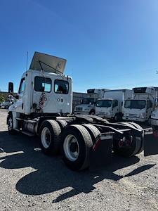 Used 2019 Freightliner Cascadia Detroit DD13 Semi Truck for sale #813624 - photo 2
