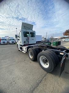 Used 2019 Freightliner Cascadia Detroit DD13 Semi Truck for sale #813625 - photo 2
