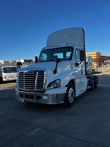 Used 2019 Freightliner Cascadia Detroit Diesel DD15 Semi Truck for sale #825911 - photo 1