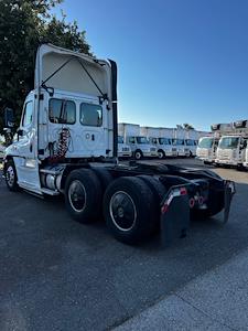 Used 2019 Freightliner Cascadia Detroit Diesel DD15 Semi Truck for sale #825911 - photo 2