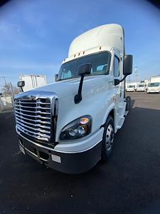 Used 2019 Freightliner Cascadia - photo 1