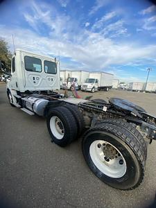 Used 2019 Freightliner Cascadia Detroit Diesel DD15 Semi Truck for sale #865056 - photo 2