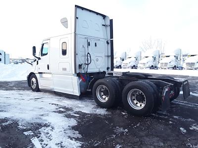 Used 2020 Freightliner Cascadia Detroit Diesel DD15 Semi Truck with Sleeper Cab for sale #293086 - photo 2