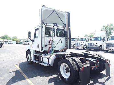 Used 2018 Freightliner Cascadia Detroit DD13 Semi Truck for sale #764935 - photo 2