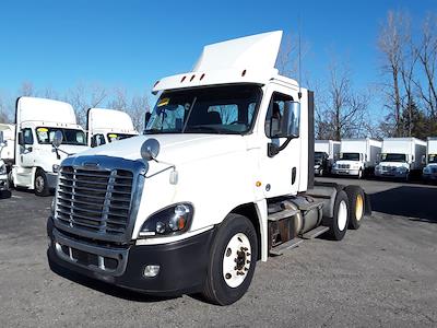 Used 2018 Freightliner Cascadia Detroit Diesel DD15 Semi Truck for sale #776144 - photo 1