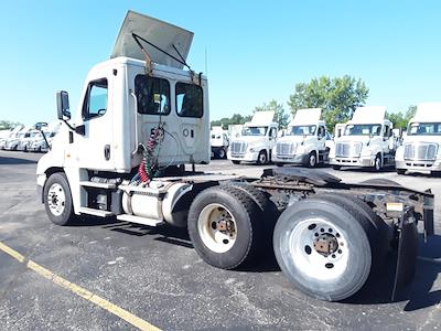 Used 2019 Freightliner Cascadia Detroit DD13 Semi Truck for sale #813378 - photo 2