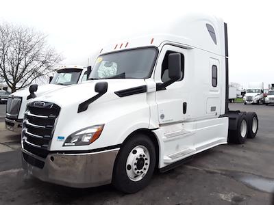 Used 2019 Freightliner Cascadia Detroit Diesel DD15 Semi Truck with Sleeper Cab for sale #822669 - photo 1