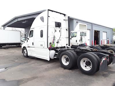 Used 2019 Freightliner Cascadia Detroit Diesel DD15 Semi Truck with Sleeper Cab for sale #822669 - photo 2