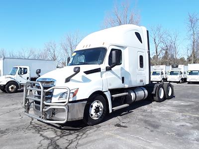 Used 2020 Freightliner Cascadia - photo 1