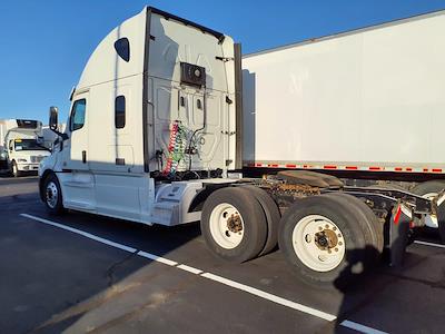 Used 2020 Freightliner Cascadia Detroit Diesel DD15 Semi Truck with Sleeper Cab for sale #242655 - photo 2