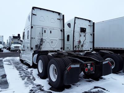 Used 2022 Freightliner Cascadia Cummins X15 Semi Truck with Sleeper Cab for sale #519932 - photo 2