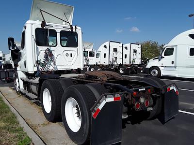 Used 2018 Freightliner Cascadia Detroit Diesel DD15 Semi Truck for sale #681457 - photo 2